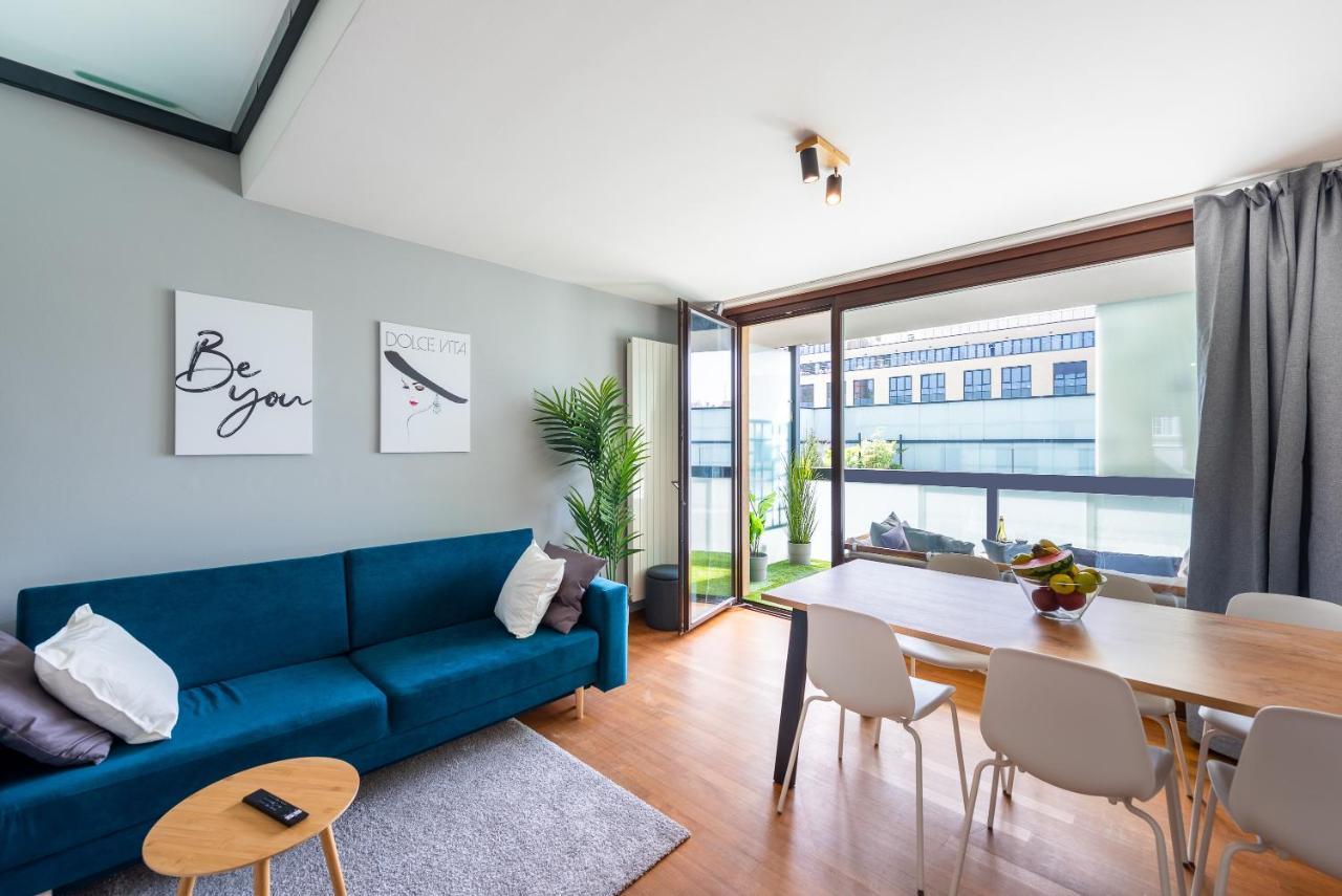 With 4 Bedrooms Praha